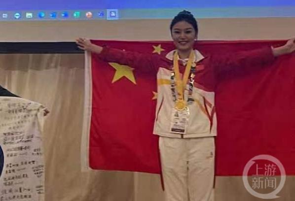 重庆女孩做美容成世界冠军：自创中医按摩手法，关键时刻用床单“救场”-1.jpg