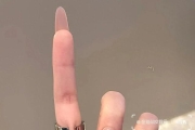 酥胸半露款式分享｜高级又显白的少女的酥胸