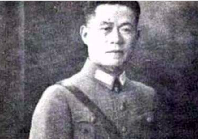 郑洞国和杜聿明没有战死，却被包装成&#34;英雄&#34;，贻笑大方-3.jpg