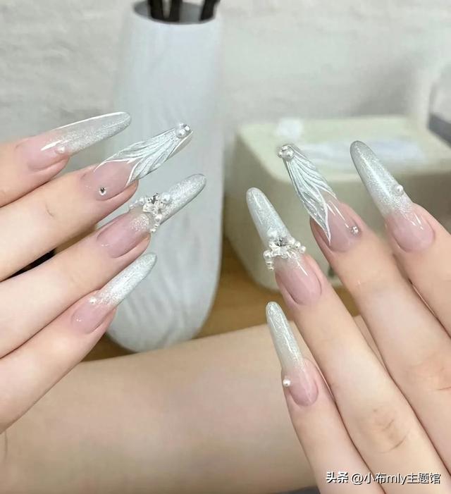少女的酥胸-1.jpg