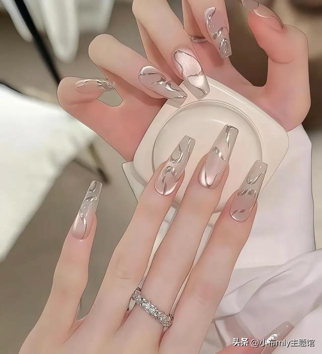 少女的酥胸-2.jpg