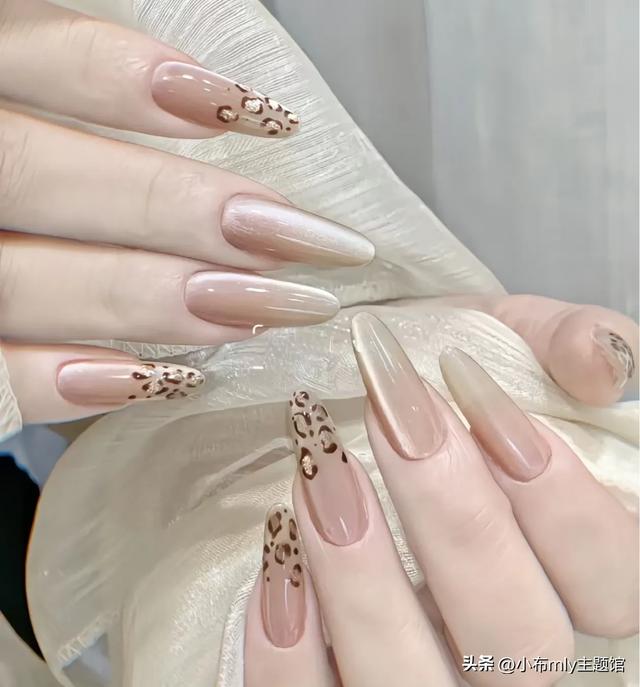 少女的酥胸-4.jpg