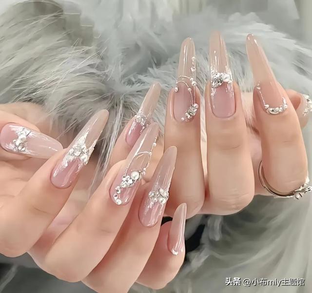 少女的酥胸-7.jpg