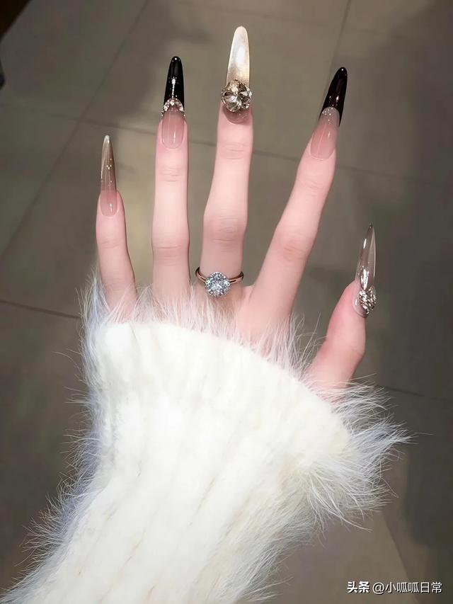 男朋友追着夸好看的千金感少女的酥胸-6.jpg