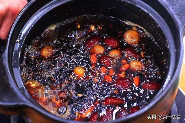 入夏后，聪明女人都会喝的6道养颜汤，每天一碗汤，不做黄脸婆-3.jpg