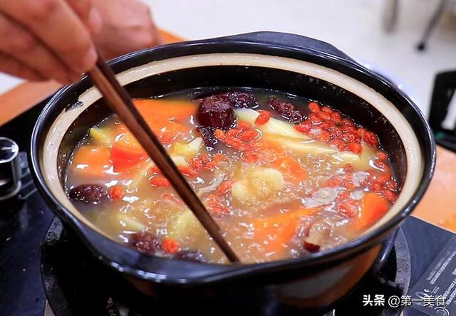 入夏后，聪明女人都会喝的6道养颜汤，每天一碗汤，不做黄脸婆-8.jpg