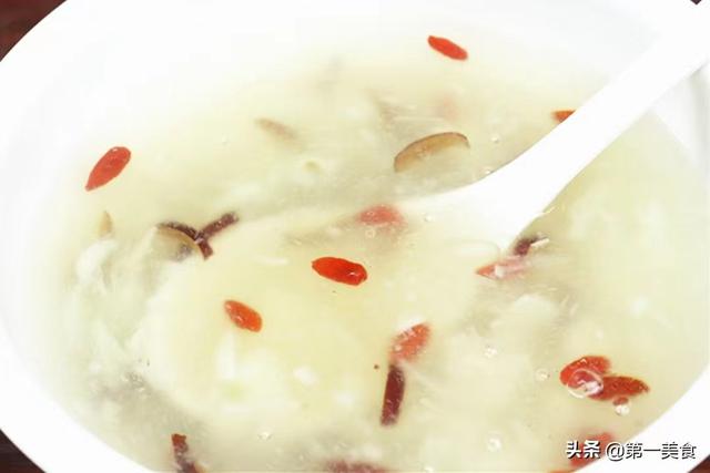 入夏后，聪明女人都会喝的6道养颜汤，每天一碗汤，不做黄脸婆-14.jpg