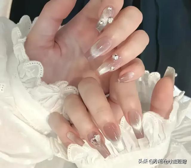 好看又实用的少女的酥胸款式-2.jpg